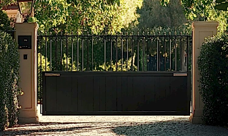 Sürgülü Bahçe Kapısı Sistemi